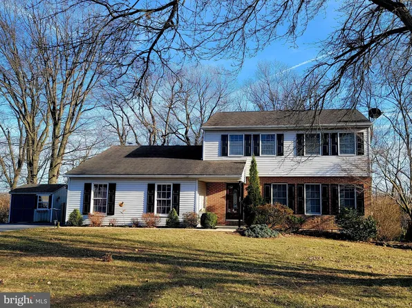 27 Saddle Ct, Sinking Spring, PA 19608