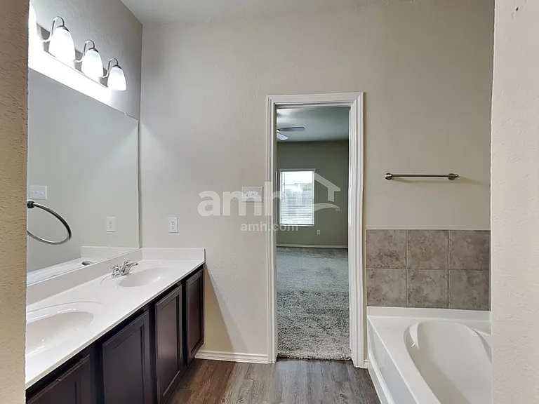 719 Red Barn Bnd — Photo 15