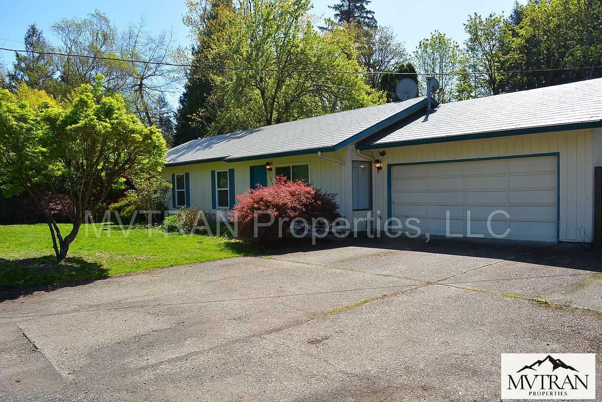 Building Photo - 5006 SW Maplewood Rd