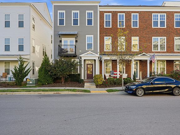 3rd image of 179 Burkitt Commons Ave