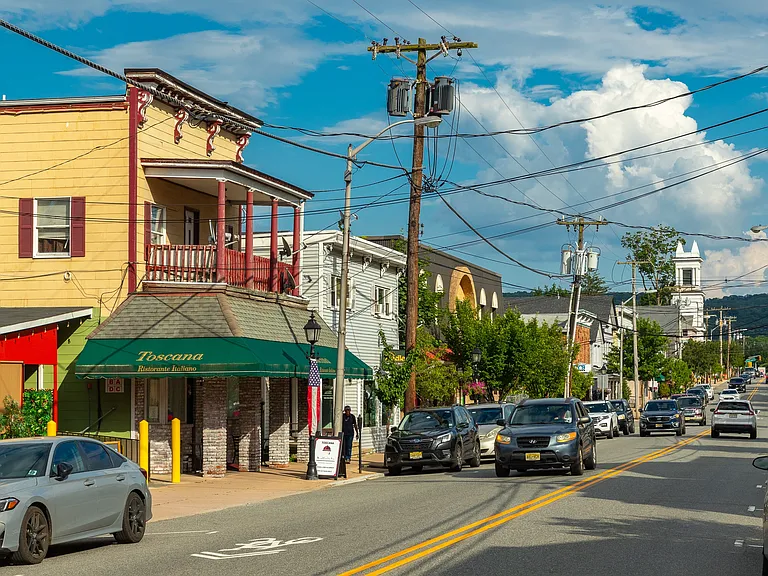 Vermella Hackettstown — Photo 88