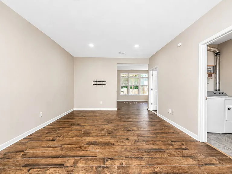 4624 Minutemen Way — Photo 3