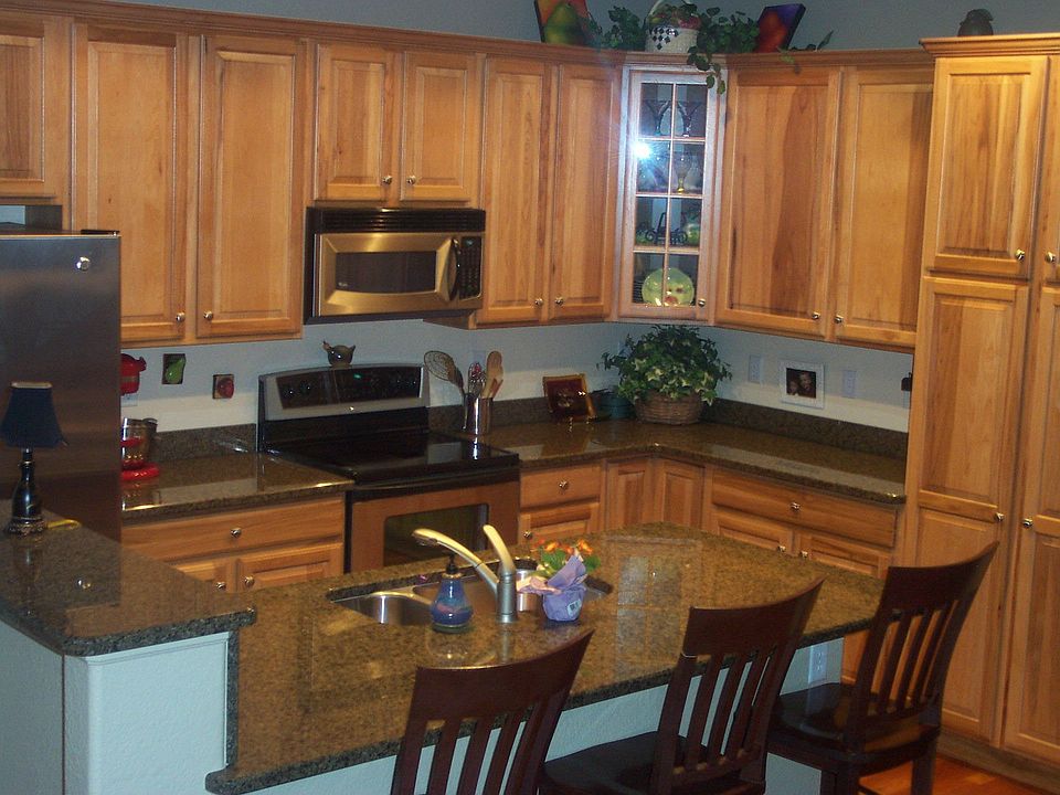 Hickory Cabinets W Granite Slab