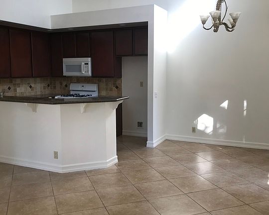 2nd image of 26492 Las Palmas APT 1