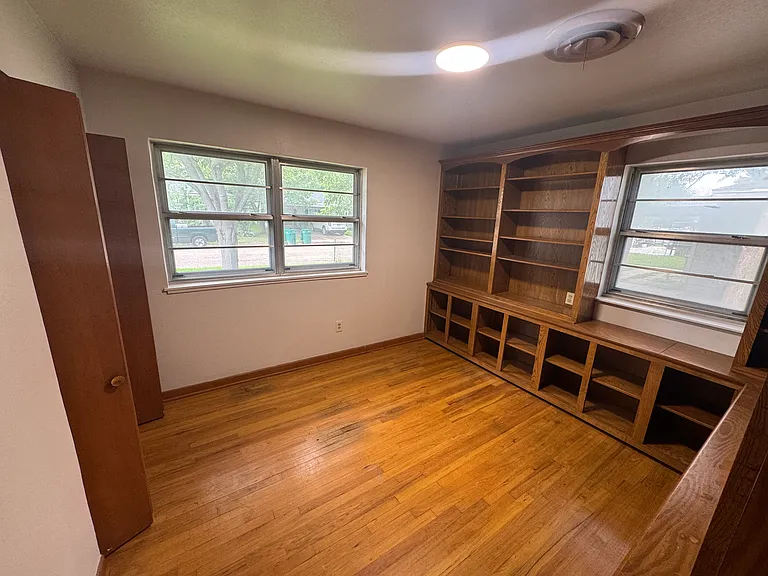 610 N Joyce St — Photo 13