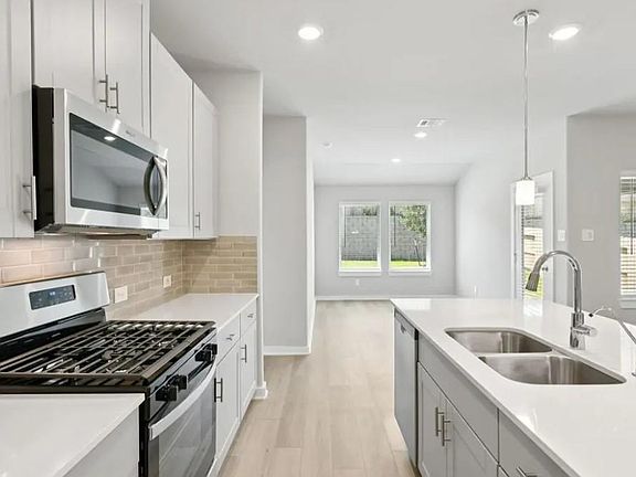 3rd image of 8307 Rio Spring Dr