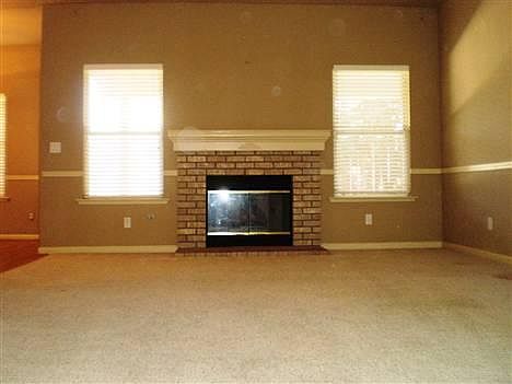 5th image of 2544 E Goshen Ave