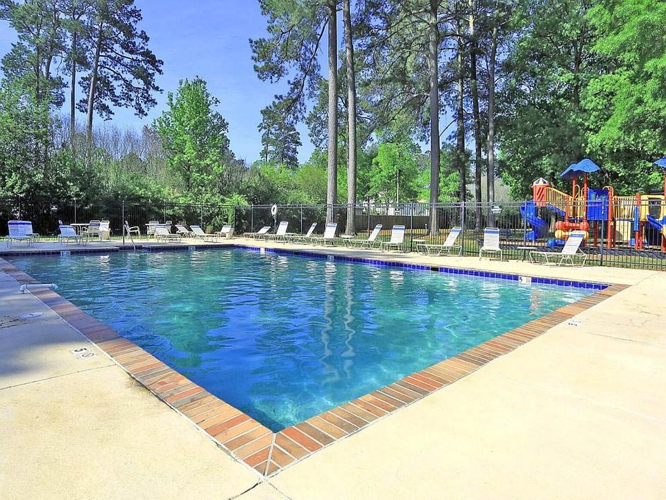 chesapeake-pointe pool