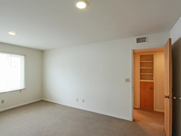 Heritage Apartments — Photo 19