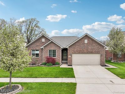 21179 Oakridge Dr, Clinton Township, MI, 48036