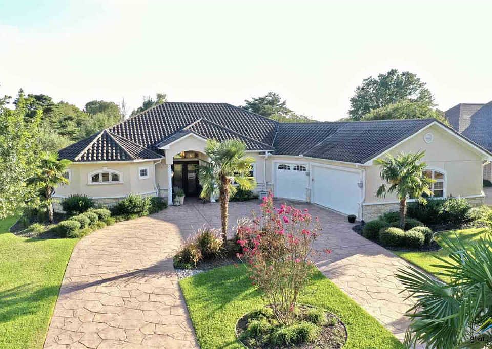 1st image of 227 Winged Foot Dr