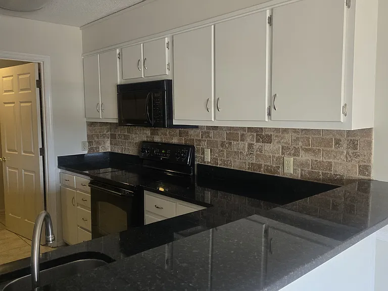 402 S Thornton Ave #4 — Photo 2