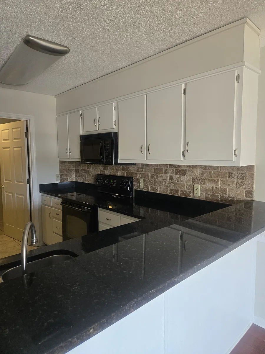 Building Photo - 402 S Thornton Ave #4