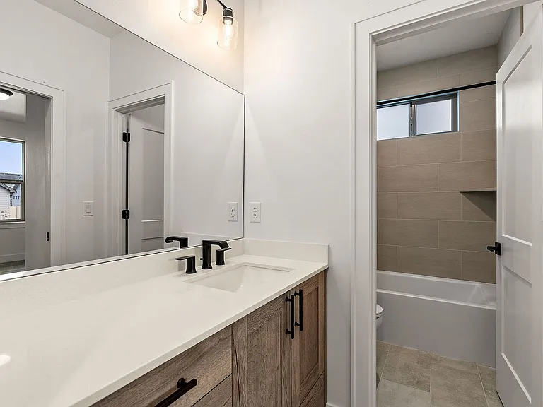 1806 N Black Elm Ln — Photo 9