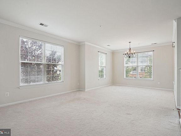 4th image of 43890 Hickory Corner Ter Unit 111