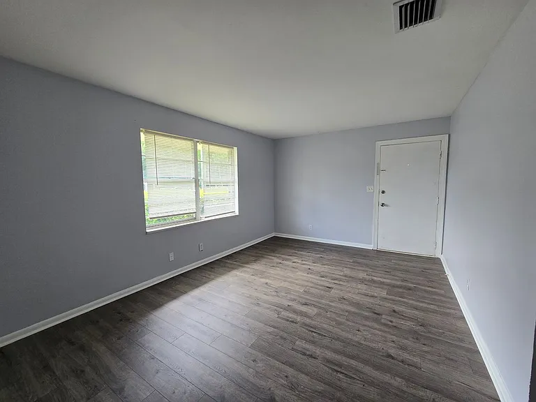 424B Bryan St — Photo 4