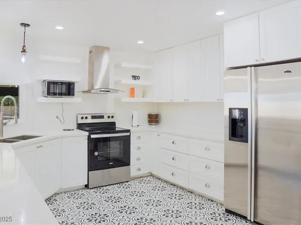 670 Cynthia St, Pahrump, NV 89048