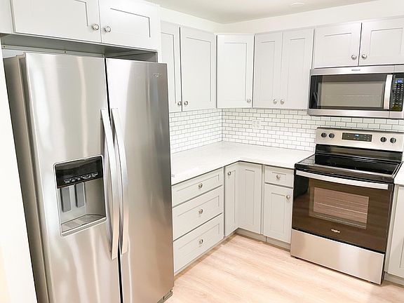5th image of 295 2nd Ave NE #295