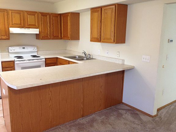 4th image of 889 N Daisy Ln