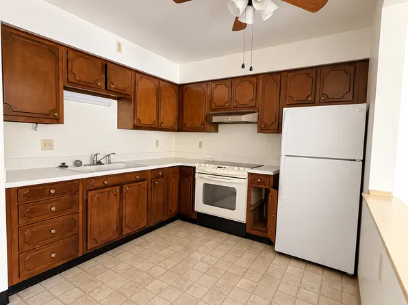 Beverly Manor 1728, 1728 9th Ave #57, Moline, IL 61265