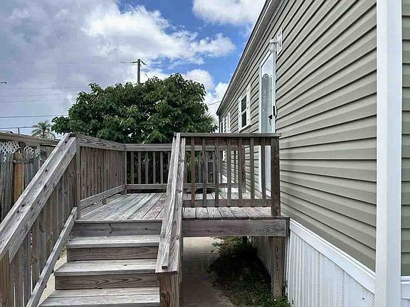 4th image of 2139 Orange Dr