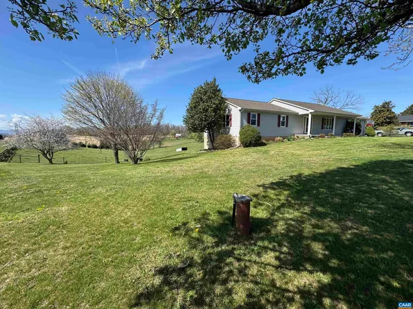 224 Saint James Rd, Fishersville, VA 22939