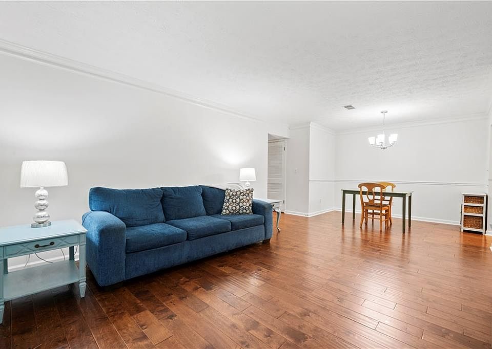 1st image of 1633 Raleigh Cir SE