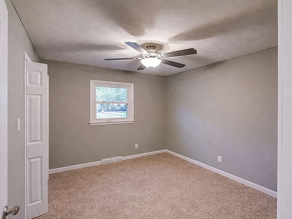 12th image of 62 Emerson Dr