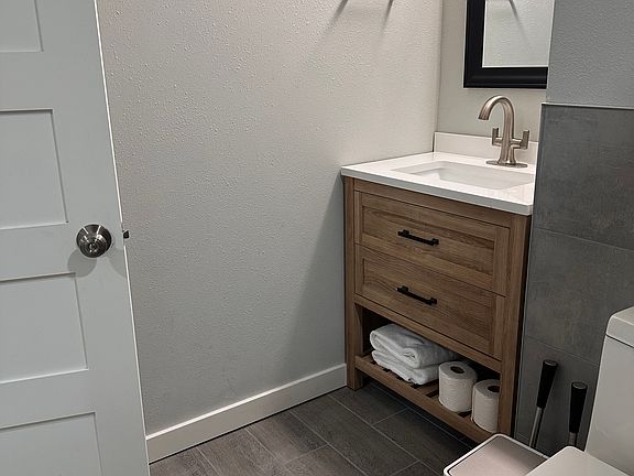 5th image of 214 N Polk St #2C