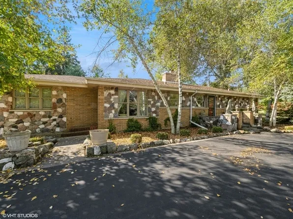 1303 Lincoln Ave, Fox River Grove, IL 60021