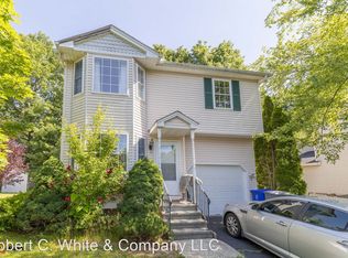 6 Pheasant Hill Dr, Enfield, CT 06082