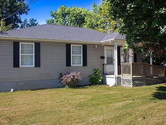 3rd image of 805 E 1st St