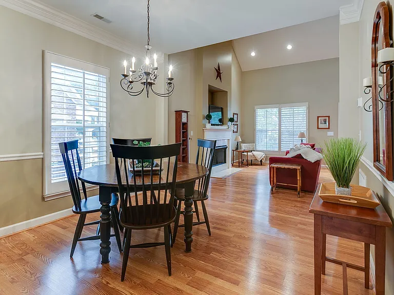 1870 Brentwood Pointe — Photo 4