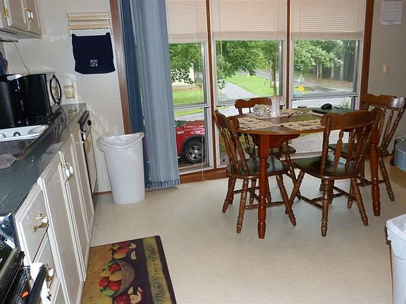 3rd image of 230 Beechwood Dr