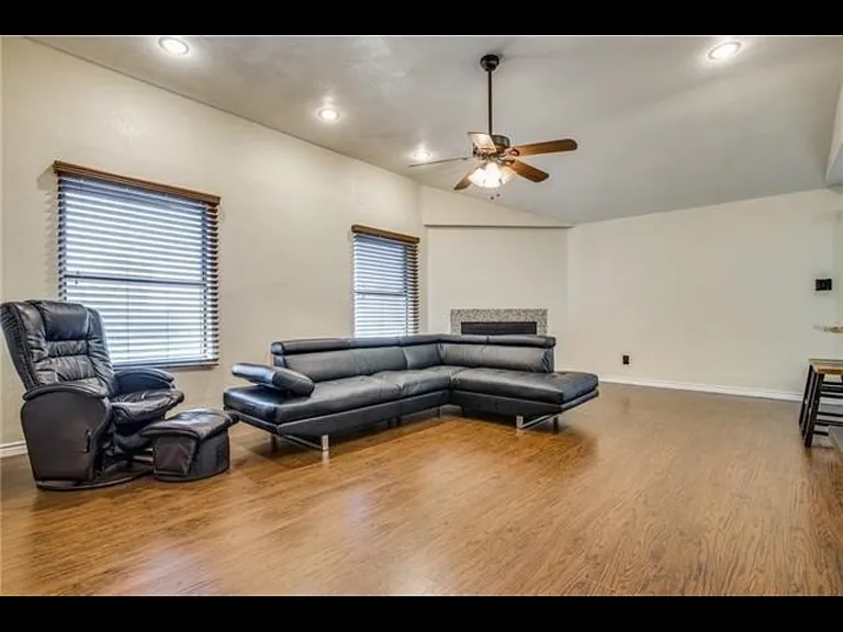 1001 E Peters Colony Rd — Photo 11