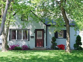 220 S Lewis Ave, Lombard, IL 60148