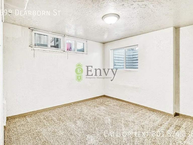 2699 S Dearborn St — Photo 13