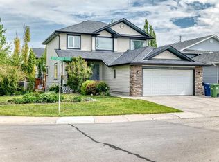 167 S Fairways Close NW, Airdrie, AB T4B 2P4