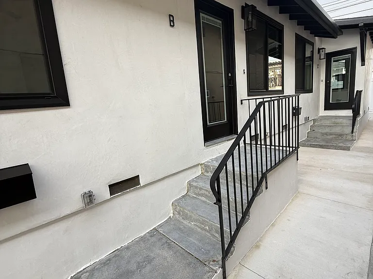 227 Avenida Serra #B — Photo 2