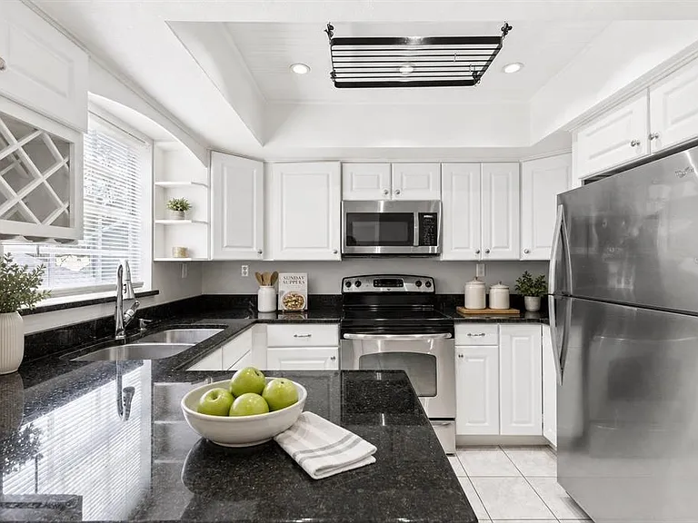 502 S Willow Ave #6 — Photo 5
