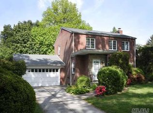 99 Clinch Ave, Garden City, NY 11530