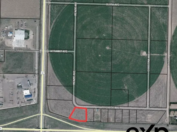 100 Chloe Ave, Garden City, KS 67846