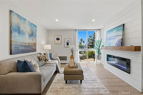 3050 Rue Dorleans Photo 1