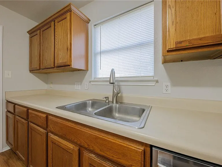 2905 Rainy River Dr — Photo 16