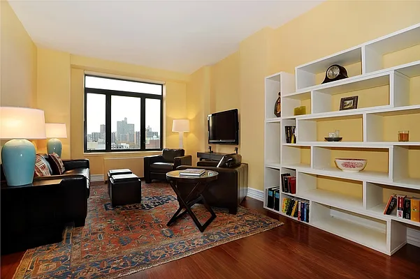 Sold by Corcoran | media 21