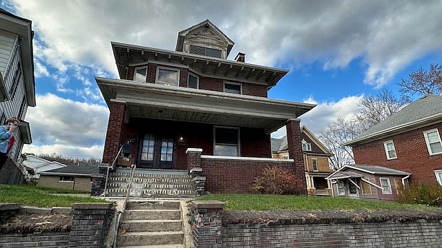 1st image of 709 S 4th St #1