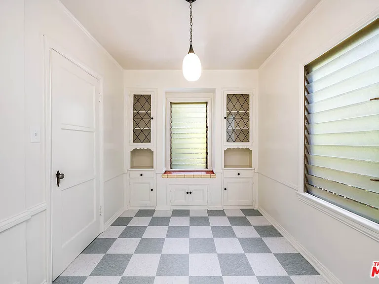 1064 S Ogden Dr — Photo 17