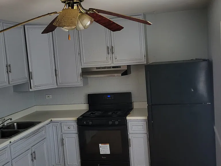 928 Miller Ave — Photo 6