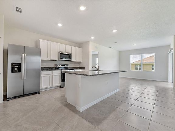 5th image of 320 Guadlupe St