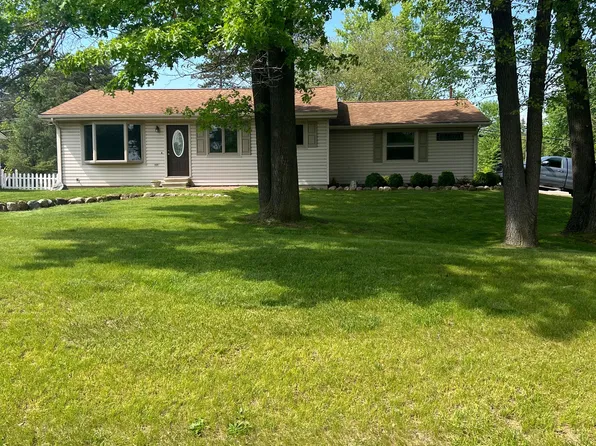 2140 W Drahner Rd, Oxford, MI 48371